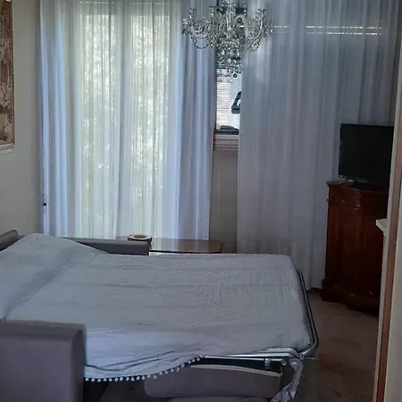 Apartment Airport 2 *